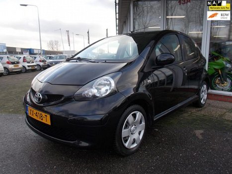 Toyota Aygo - 1.0-12V 5 deurs met airco - 1