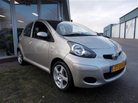 Toyota Aygo - 1.0-12V Sport Calvin Klein Editie - 1