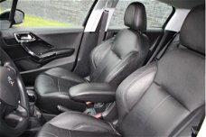 Peugeot 208 - 1.2 VTi Envy Navigatie Leer Leder interieur, Navigatie, Lichtmetalen velgen, Cruise-co