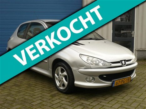 Peugeot 206 - 1.4-16V Quiksilver NIEUWE APK 10-01-2021 - 1