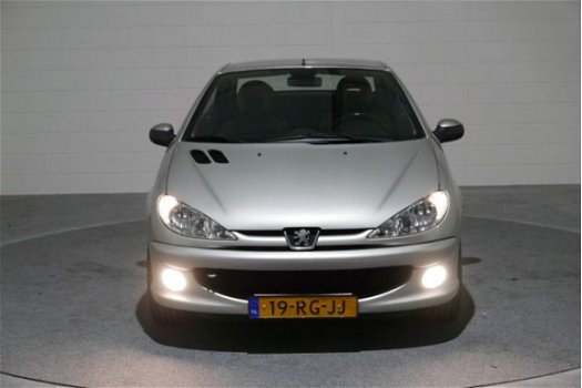 Peugeot 206 CC - 1.6-16V Roland Garros, 2e Eig. NL, Boekjes, Leer, Ecc, Cruise .. Frisse keurige aut - 1