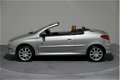 Peugeot 206 CC - 1.6-16V Roland Garros, 2e Eig. NL, Boekjes, Leer, Ecc, Cruise .. Frisse keurige aut - 1 - Thumbnail