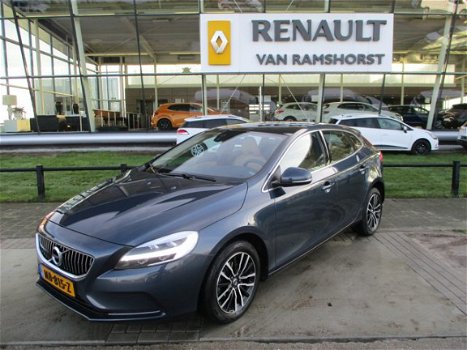 Volvo V40 - 2.0 D2 120Pk Momentum Pan dak Climat Navi LMV PDC v+a+d Leder Voorrruitverw Trh - 1