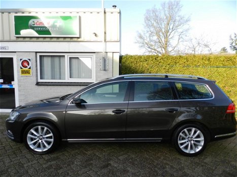 Volkswagen Passat Variant - 2.0 TDI Highline BlueMotion Clim.Contr. -Trekhaak- Navi-Park.Hulp V+A - - 1