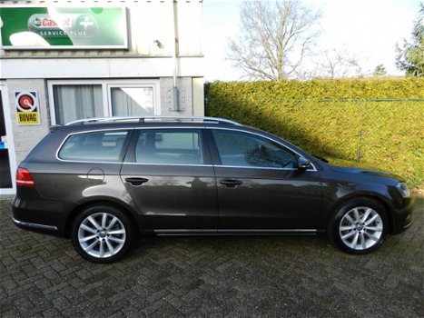 Volkswagen Passat Variant - 2.0 TDI Highline BlueMotion Clim.Contr. -Trekhaak- Navi-Park.Hulp V+A - - 1