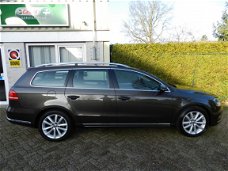 Volkswagen Passat Variant - 2.0 TDI Highline BlueMotion Clim.Contr. -Trekhaak- Navi-Park.Hulp V+A -