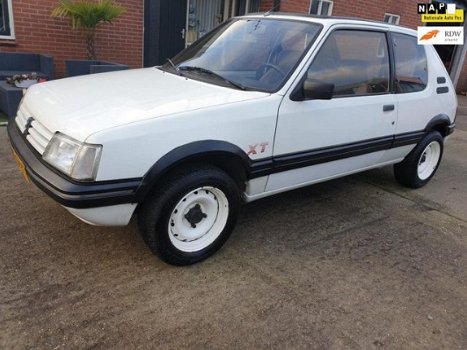 Peugeot 205 - XT COMMERCIAL 1986 - 1