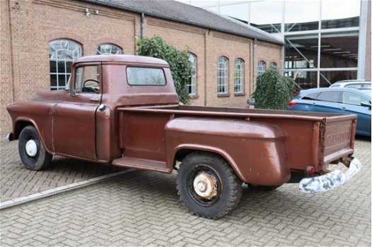 Chevrolet Apache - 1