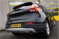 Volvo V40 Cross Country - 2.0 D3 Summum BJ2014 LED V+A | LMV16