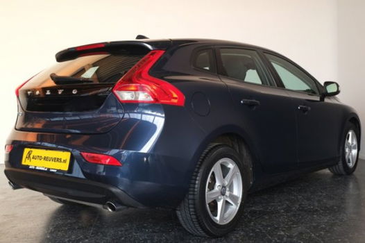 Volvo V40 - 2.0 T2 Xenon / Navigatie / LMV - 1