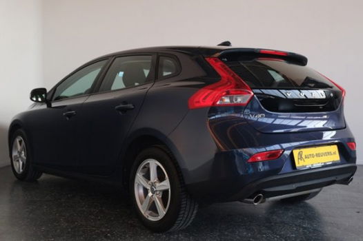 Volvo V40 - 2.0 T2 Xenon / Navigatie / LMV - 1