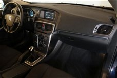 Volvo V40 - 2.0 T2 Xenon / Navigatie / LMV