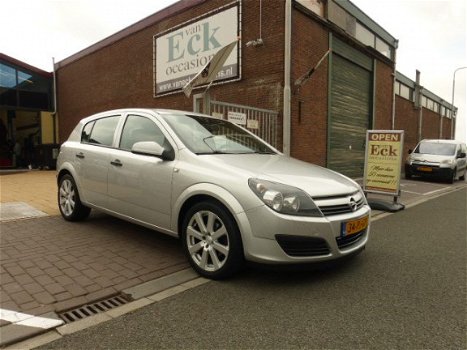 Opel Astra - 1.6 Essentia, , 5, deurs, climate, controle - 1