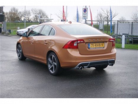 Volvo S60 - 1.6 Drive R-Design Nav/Xenon/ECC/Dealer ond - 1