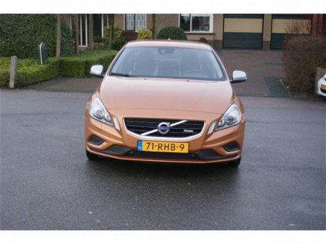 Volvo S60 - 1.6 Drive R-Design Nav/Xenon/ECC/Dealer ond - 1