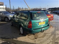 Ford Focus Wagon - 1.6-16V Ghia