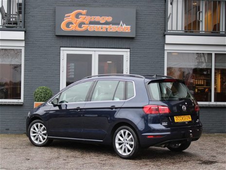 Volkswagen Golf Sportsvan - 1.4 TSI Highline 150PK DSG, Trekhaak, Navigatie, Xenon, 17