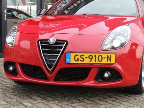 Alfa Romeo Giulietta - 1.4 TCT 170Pk Exclusive Automaat QV-line Leer/Alcantara | Xenon | Elec. stoel - 1