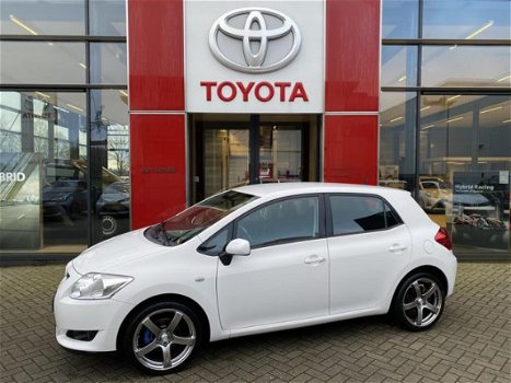 Toyota Auris - 1.6-16V Terra - 1