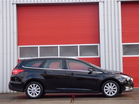 Ford Focus Wagon - 1.0 Titanium/ lage km/ zeer mooi - 1