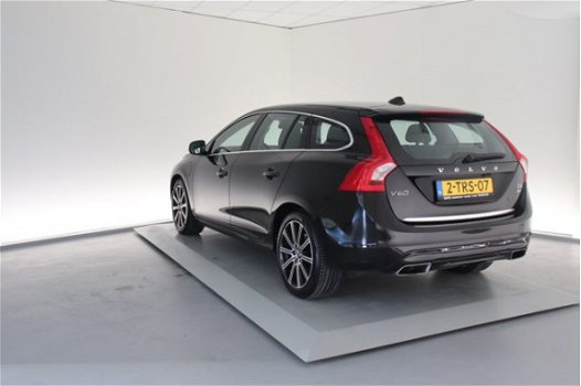 Volvo V60 - 2.4 D6 AWD Plug-In Hybrid Summum - 1