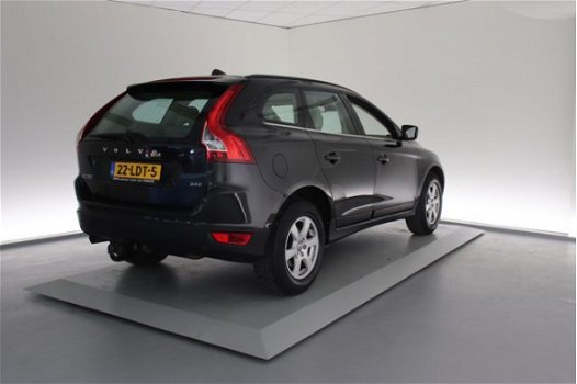 Volvo XC60 - 2.4D Momentum Automaat - 1