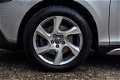 Volvo V40 Cross Country - D2 Momentum | Navigatie | Parkeercamera - 1 - Thumbnail