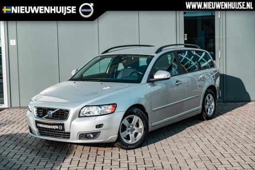 Volvo V50 - 1.8F / Stoel verwarming / Klimaat + Cruise control / Trekhaak - 1