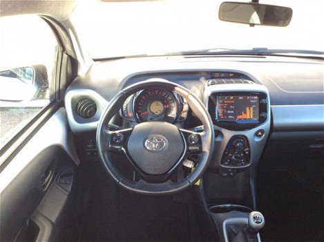 Toyota Aygo - 1.0 VVT-i 69pk 5D x-play - 1