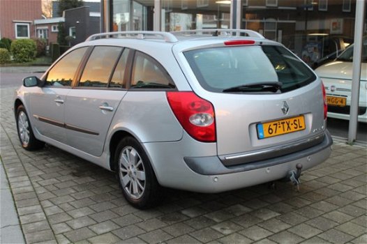 Renault Laguna Grand Tour - 2.0-16V Tech Line APK Distributie vervangen - 1