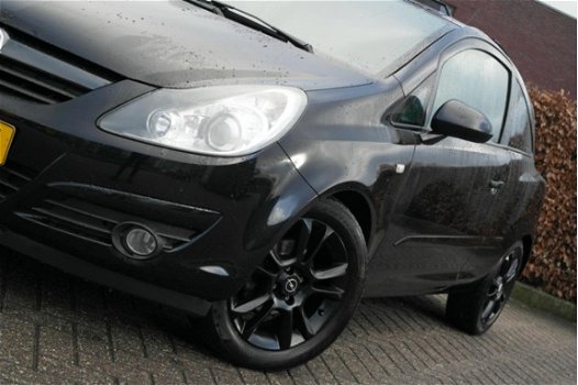 Opel Corsa - 1.4-16V Sport # Panorama dak, Sportline, Black Edition - 1