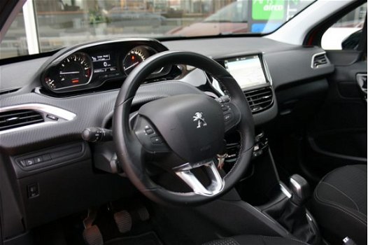 Peugeot 208 - 1.2 PureTech Allure | Camera | Panoramadak | Navigatie - 1