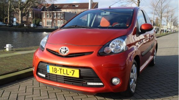 Toyota Aygo - 1.0 VVT-i Dynamic Orange LUX UITVOERING_DEALER ONDERHOUD - 1