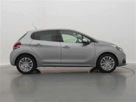 Peugeot 208 - 1.2 82pk Allure | Navigatie | Climate Control | Achteruitrijcamera | Donker getint gla - 1