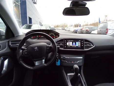 Peugeot 308 - 1.2 VTi 82pk Active 5DEURS NAVI PDC - 1