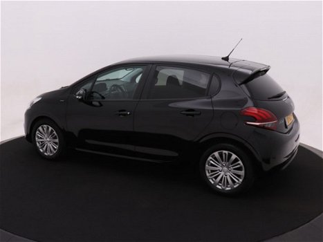 Peugeot 208 - 1.2 PureTech Signature 82 PK 5 drs *NAVIGATIE*LM VELGEN*13.866KM* | NEFKENS DEAL | - 1