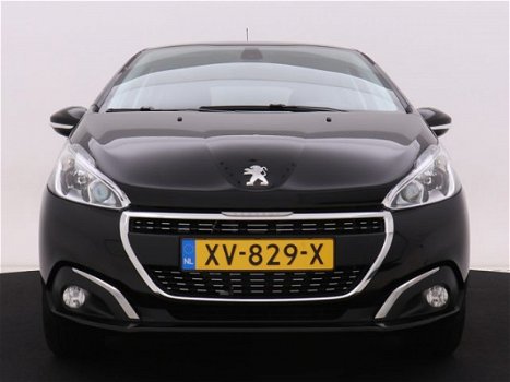 Peugeot 208 - 1.2 PureTech Signature 82 PK 5 drs *NAVIGATIE*LM VELGEN*13.866KM* | NEFKENS DEAL | - 1