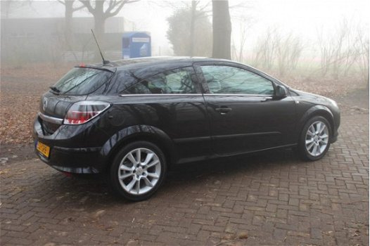 Opel Astra GTC - 1.6 Cosmo, Navigatie, Airco/ECC - 1
