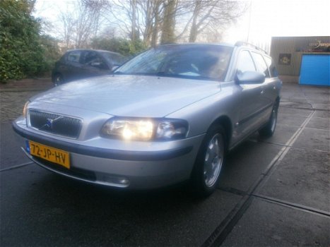 Volvo V70 - 2.4 Comfort Line - 1