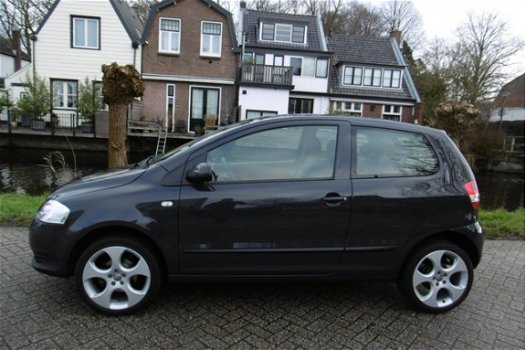 Volkswagen Fox - 1.4 Trendline 75pk Airco Zuinig Onderhoudshistorie - 1