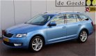 Skoda Octavia Combi - 1.6 TDI Greentech Edition Businessline org. NL-auto automaat navigatie - 1 - Thumbnail