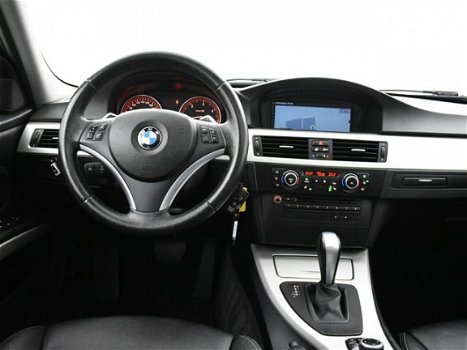 BMW 3-serie - 335D 286 PK SEDAN AUT. + SCHUIFDAK / SPORTSTOELEN / LEDER / 19 INCH / NAVI PRO / XENON - 1