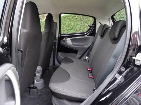 Toyota Aygo - 1.0 12v VVT-i Aspiration 5-deurs met Navigatie - 1