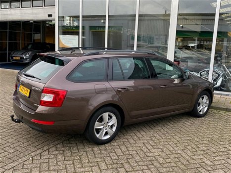 Skoda Octavia Combi - 1.6 TDI Greenline Businessline clima navi winterset org ned 1e eig - 1