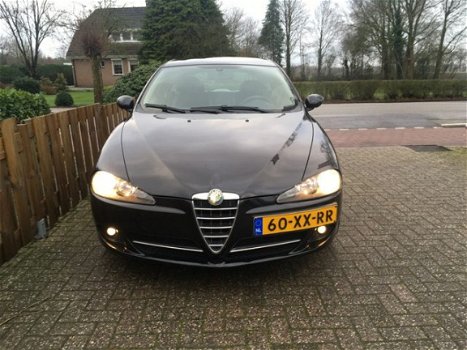 Alfa Romeo 147 - 1.6 TS Distinctive - 1