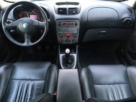 Alfa Romeo 147 - 1.6 TS Distinctive - 1