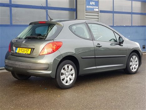 Peugeot 207 - 1.4-16V XR - 1