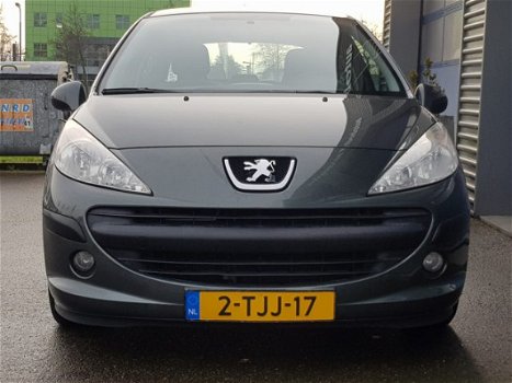 Peugeot 207 - 1.4-16V XR - 1