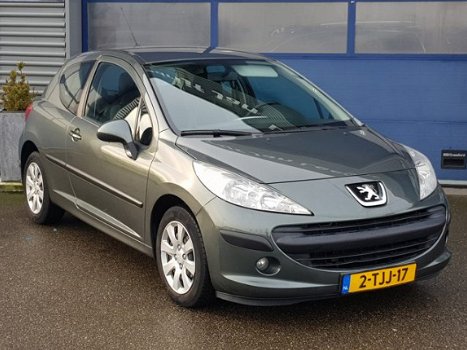 Peugeot 207 - 1.4-16V XR - 1