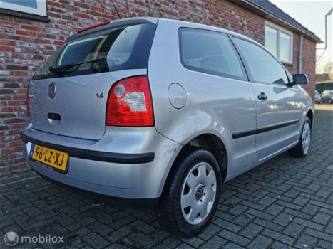 Volkswagen Polo - 1.4-16V - 1